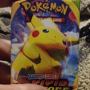 Sword & Shield Vivid Voltage Trading Card Game